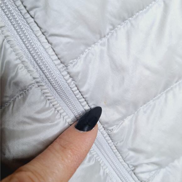 Uniqlo Ultra Light Down Puffer Vest Men's Large Gray 079120 Packable Gorpcore - Picture 4 of 10